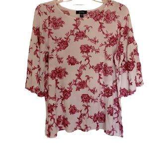 Karen Kane 95% silk top  “flutter” sleeves,white w/ fuchsia/pink flowers, 1X